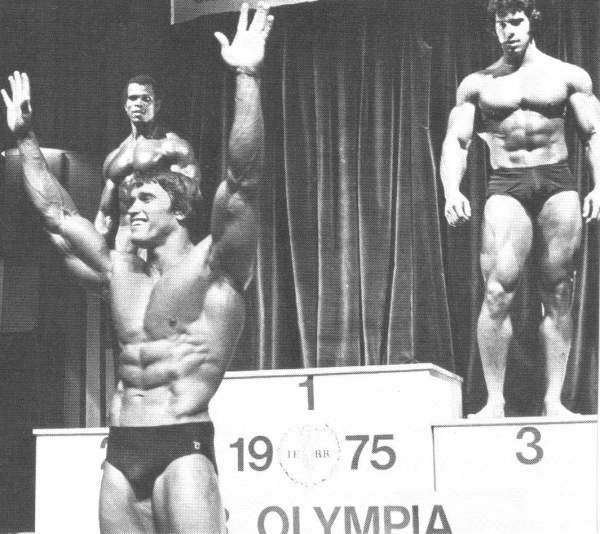 Arnold Schwarzenegger takes the 1975 Mr. Olympia title, with Lou Ferrigno placing third.