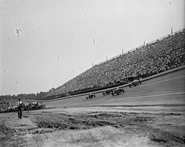 Earl Devore displaying serious 1925 motor racing radness
