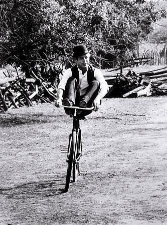 newman-butch-cassidy-bicycle.jpg