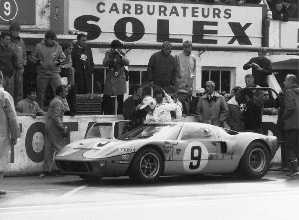 1968 Le Mans Two Gulfsponsored Ford GT40 s running together in the 24