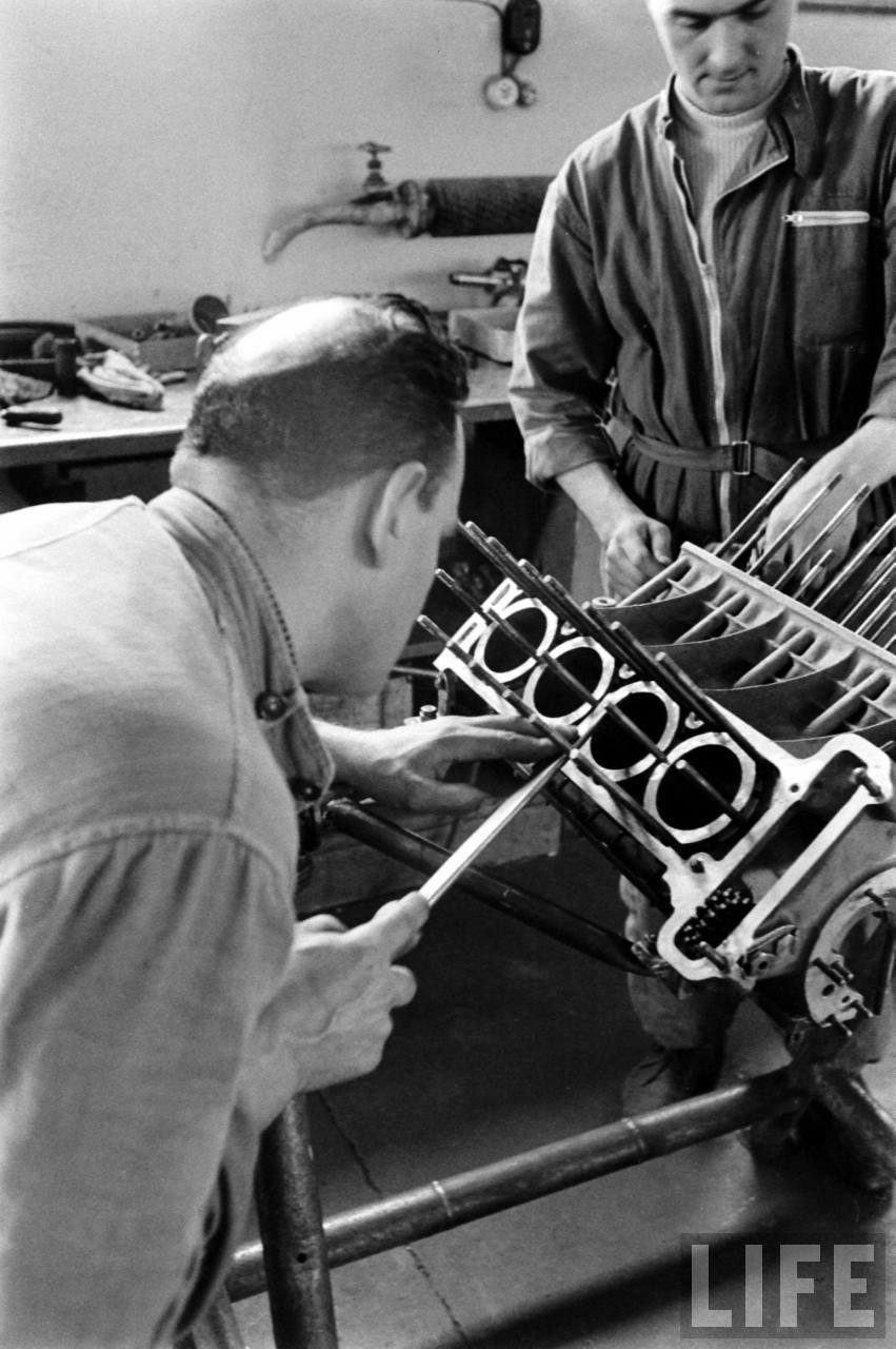 1956-ferrari-engine-italy.jpg