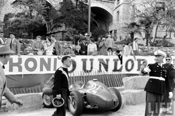 fangio-ferrari-1956-monaco-crash.jpg?w=600&h=398