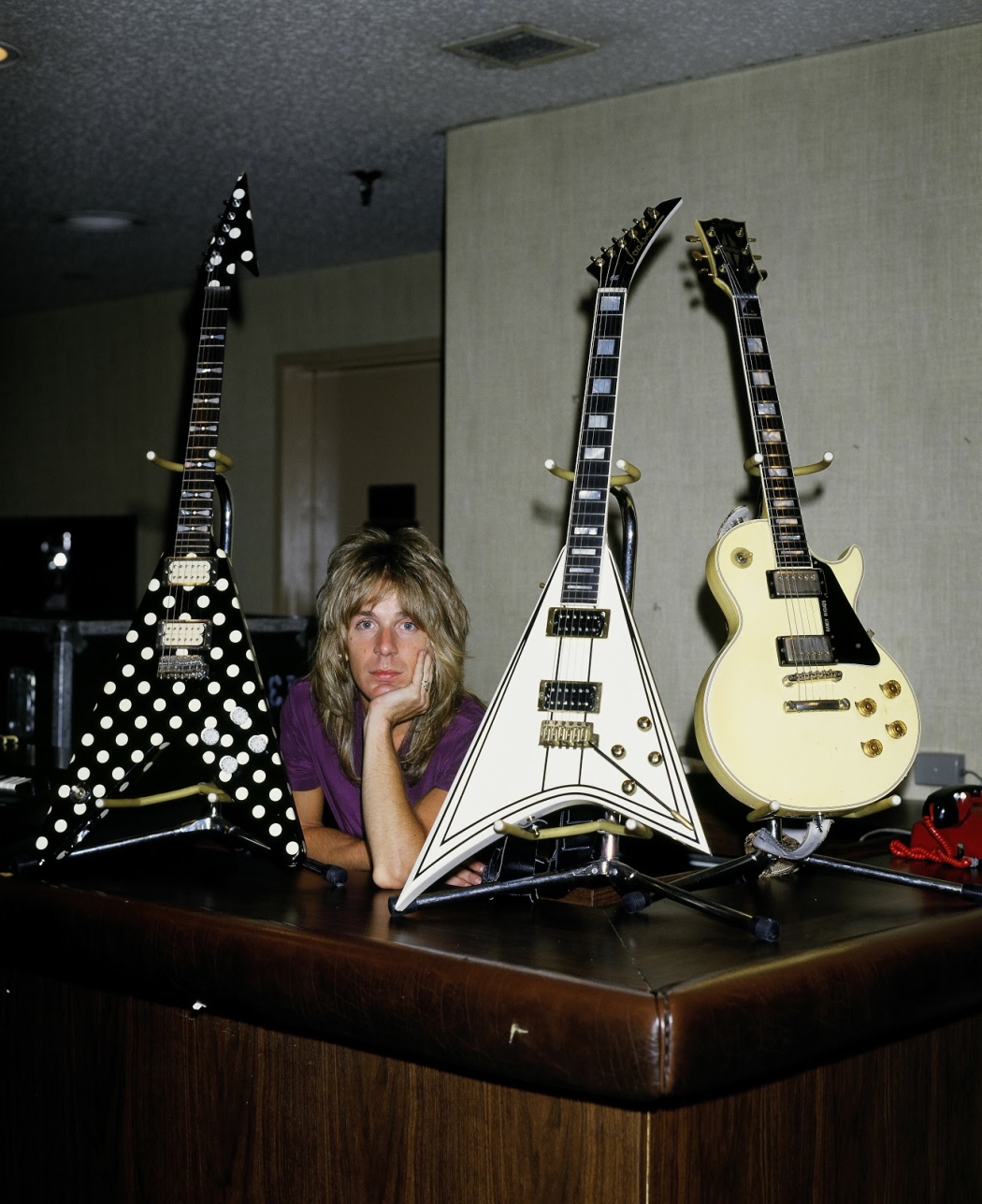 Tus fotos favoritas de los dioses del rock, o algo - Página 3 Randy-rhoads-personal-guitars